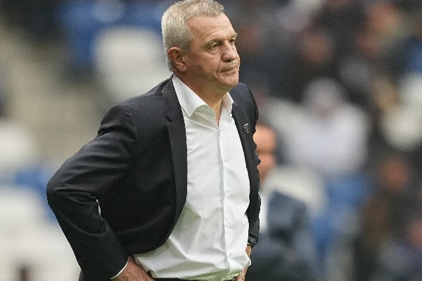 Javier Aguirre evaluó al Barcelona como un rival complejo