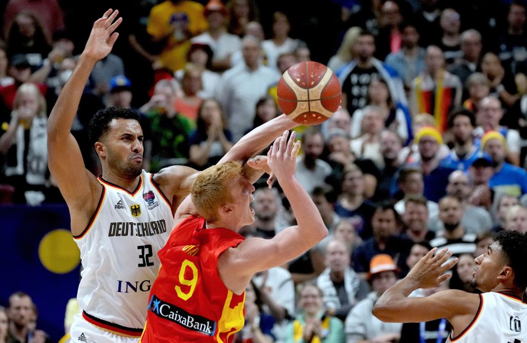 España disputando la Semifinal ante Alemania