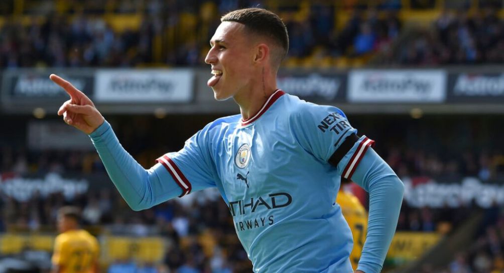 Phil Foden festejando un gol