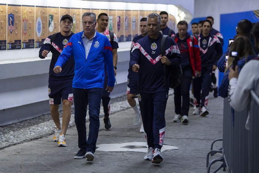 Ricardo Cadena previo a un partido de Chivas