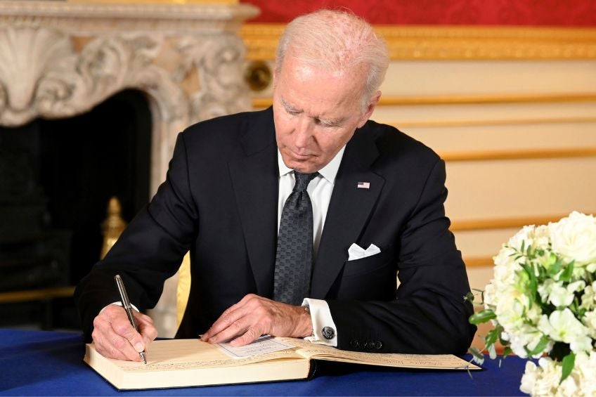 Joe Biden previo al funeral de la Reina Isabel II