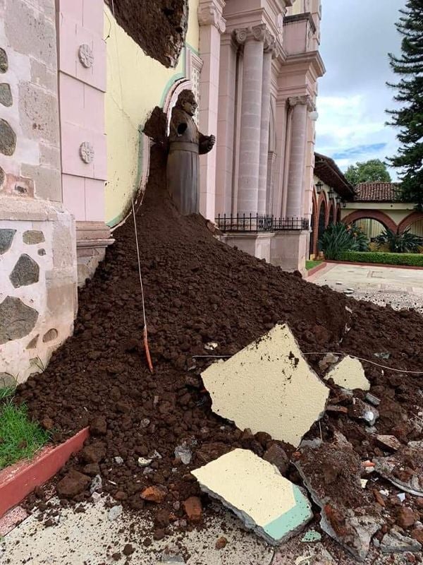 Afectaciones en la Parroquia De San Miguel Arcángel durante el sismo del 19 de septiembre de 2022