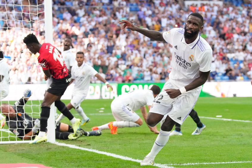 Antonio Rüdiger festejando un gol