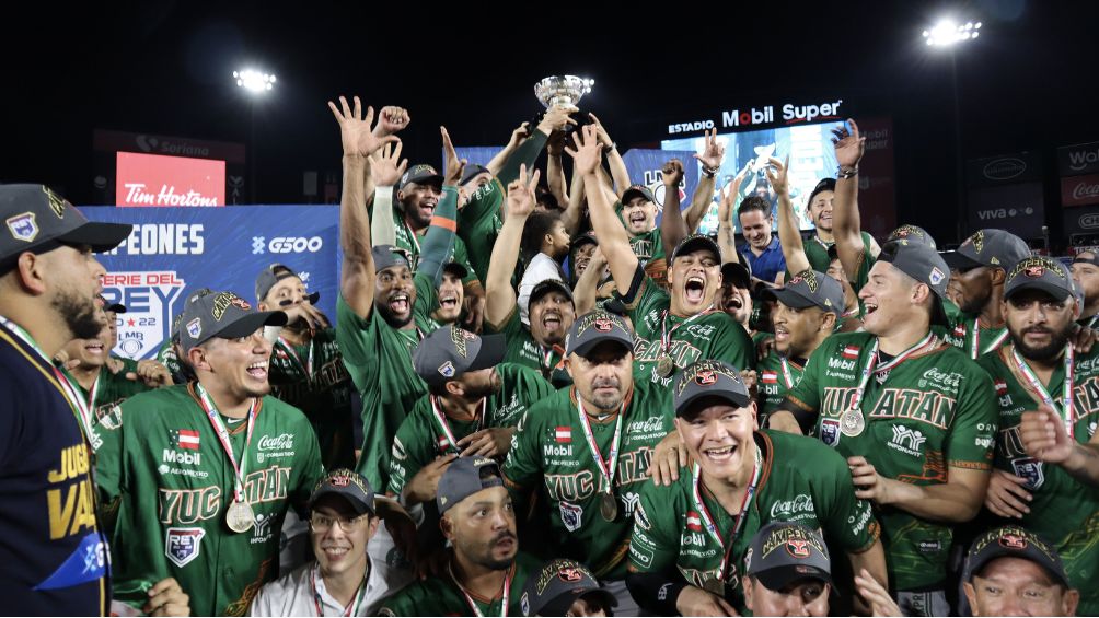 Leones celebrando el campeonato