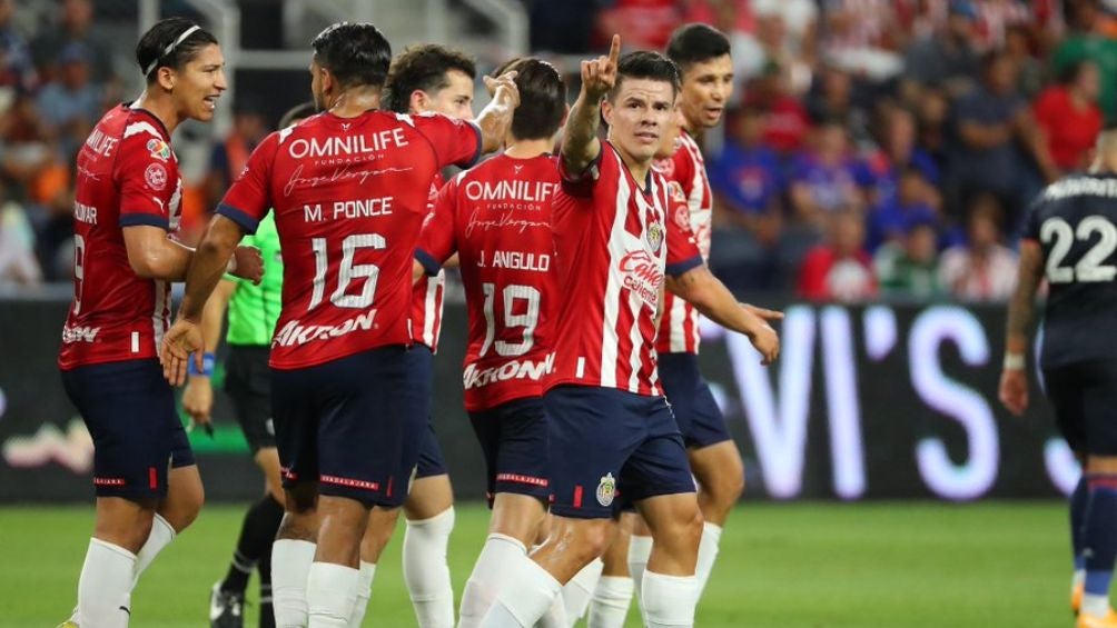 Chivas tuvo una alineación alternativa