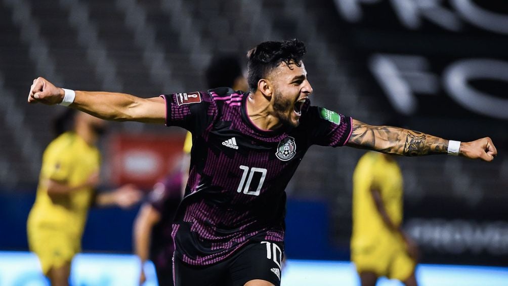 Vega celebrando con el Tri