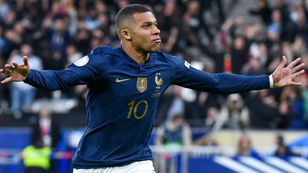 Mbappé celebra con Francia