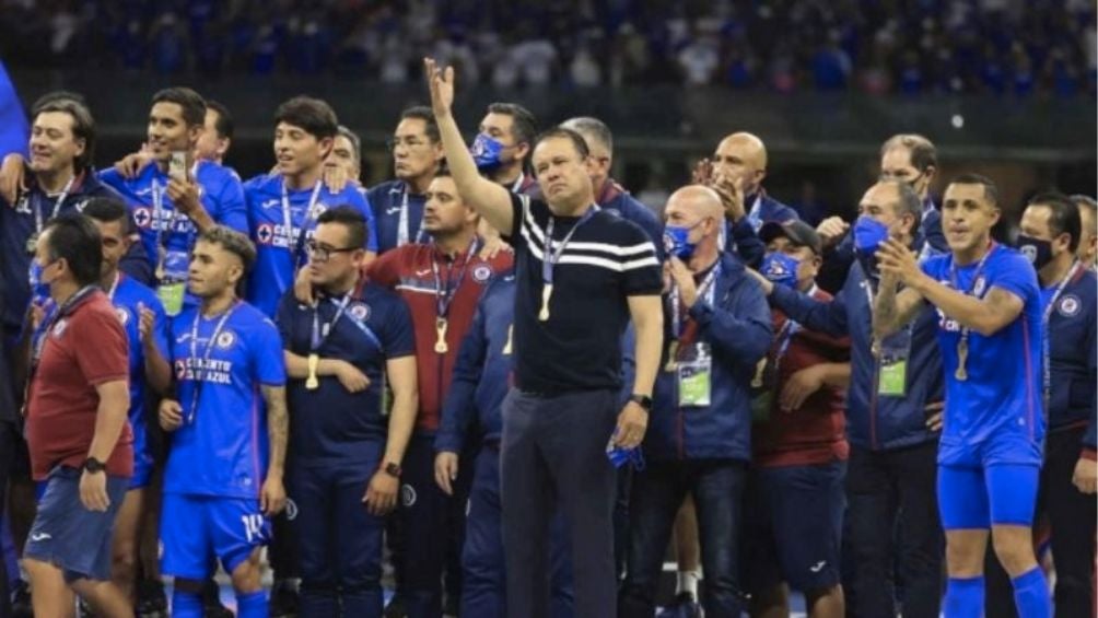 Reynoso celebra el título con Cruz Azul