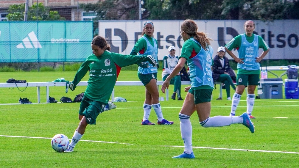 Selección Mexicana Femenil Sub 17 durante entrenamiento