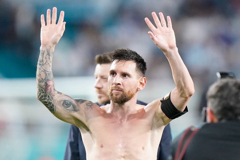 Messi agradeciendo a la afición