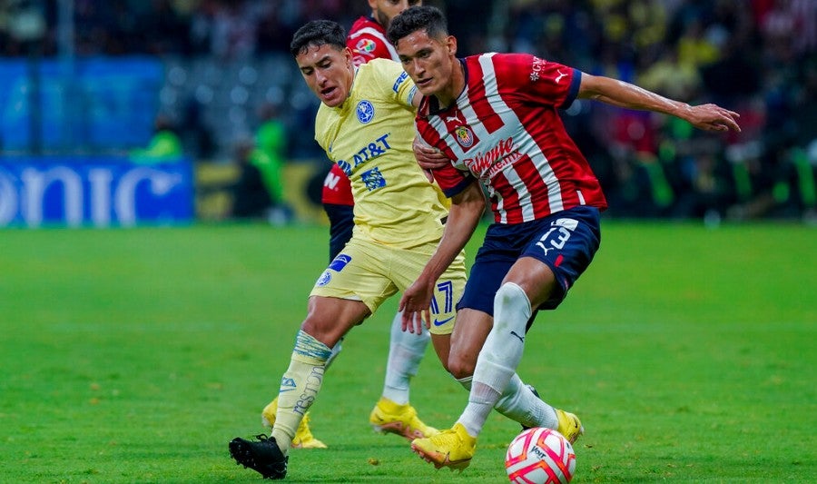 Alejandro Zendejas en Liga MX ante Chivas