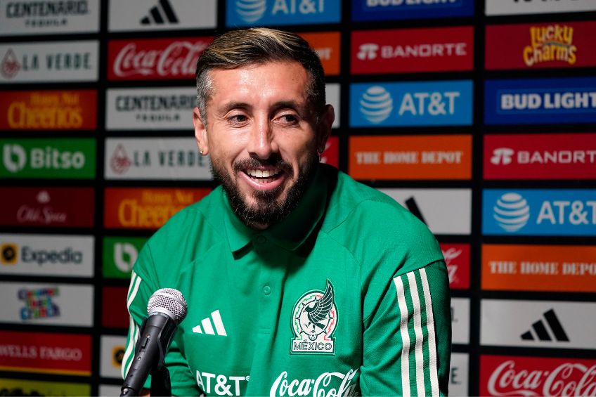 Héctor Herrera en conferencia de prensa