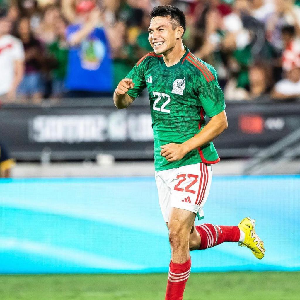 Lozano después de anotar el gol del triunfo 