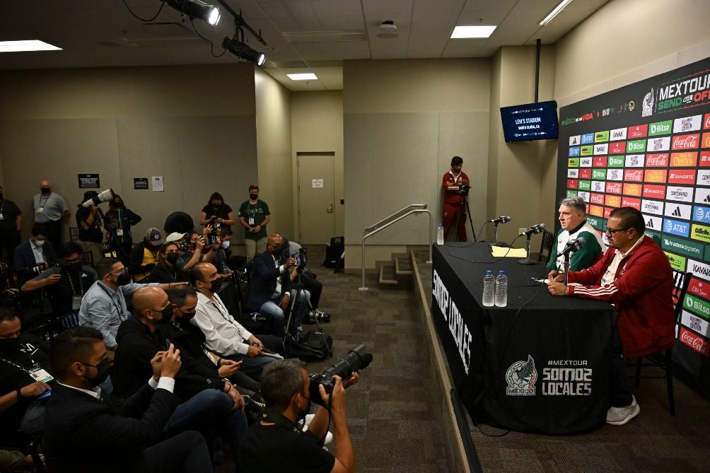 Tata Martino durante una conferencia de prensa con la Selección Mexicana