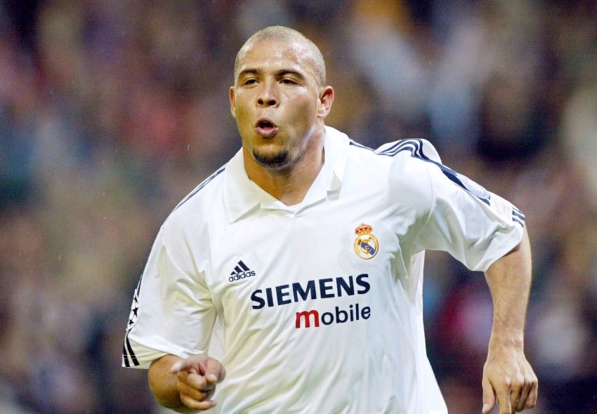 Ronaldo Nazario celebración de gol con el Real Madrid