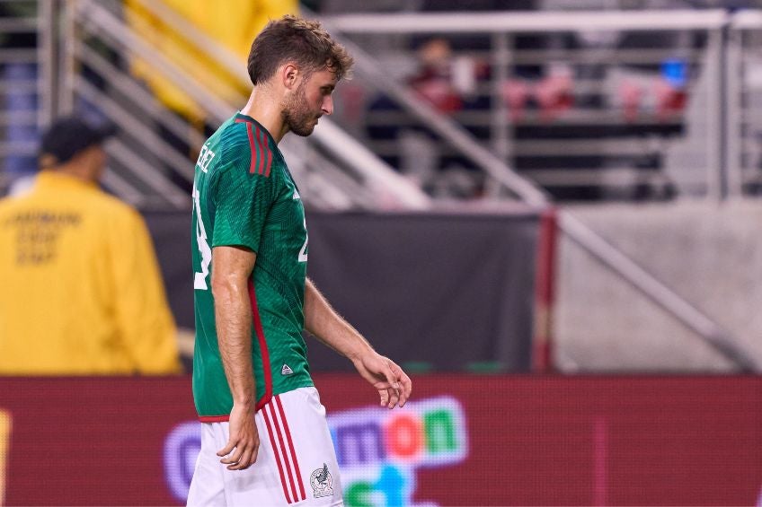 Santiago Giménez tras un partido de México