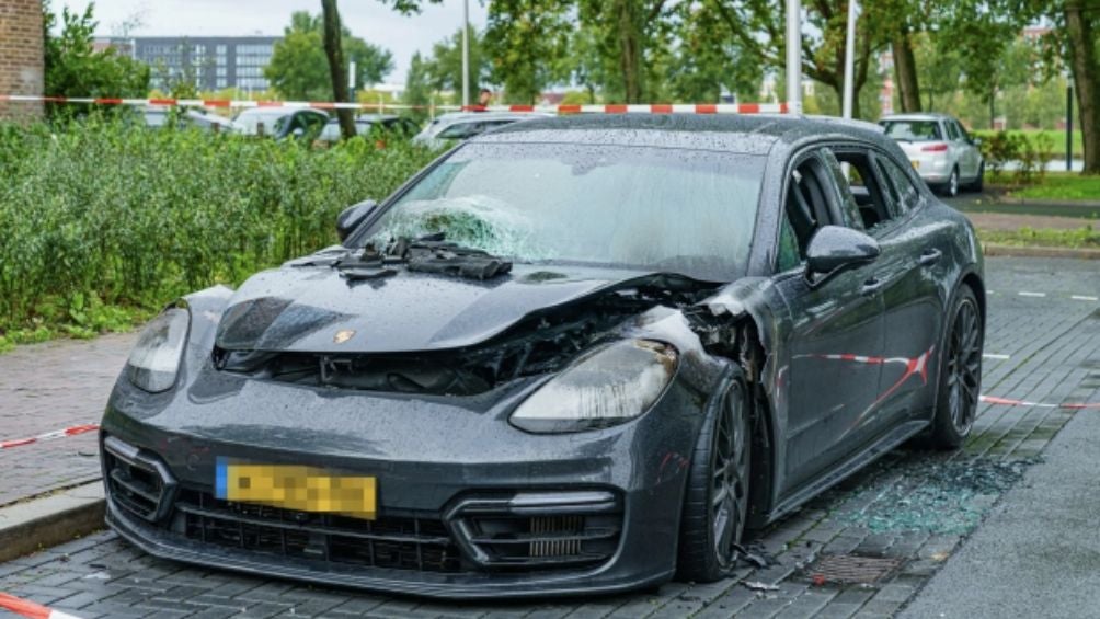 El Porsche Panamera que fue incendiado