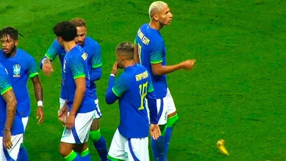 Richarlison, víctima de racismo en juego de Brasil