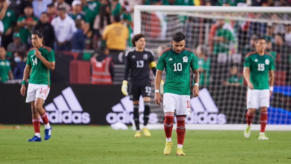 Jugadores de México en lamento