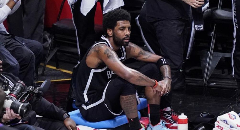 Kyrie Irving durante un partido de los Nets