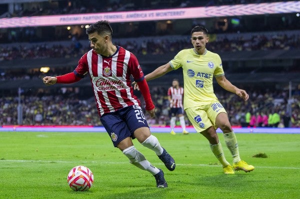 Fernando Beltrán en acción durante Clásico Nacional del AP22