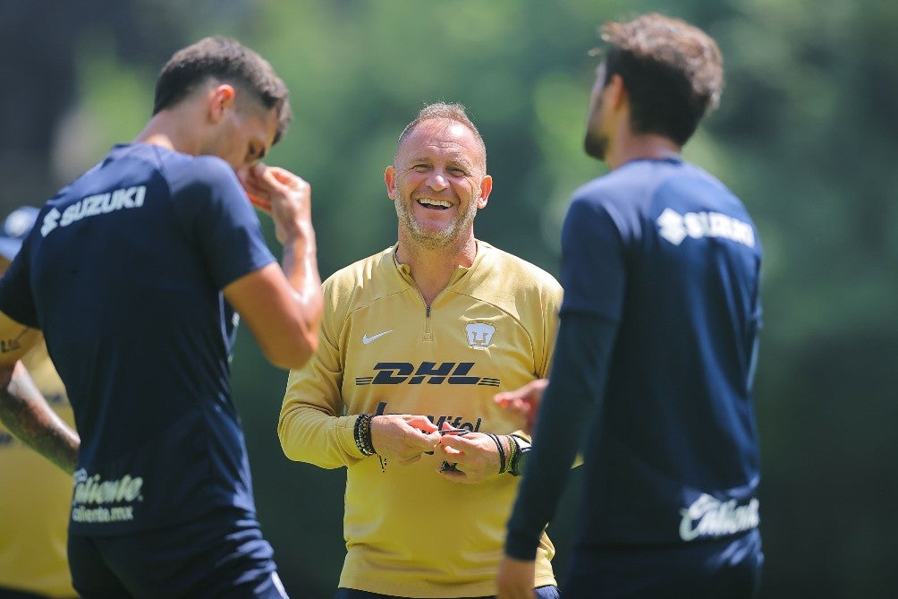 Andrés Lillini en entrenamiento con Pumas