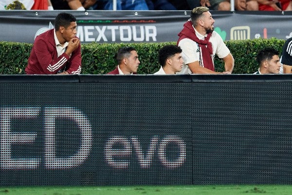 Jorge Sánchez con la Selección Mexicana en partido vs Perú