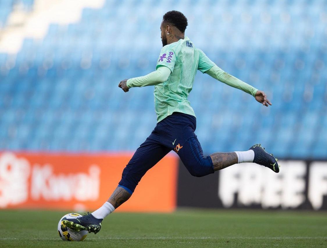 Ney entrenando con su Selección