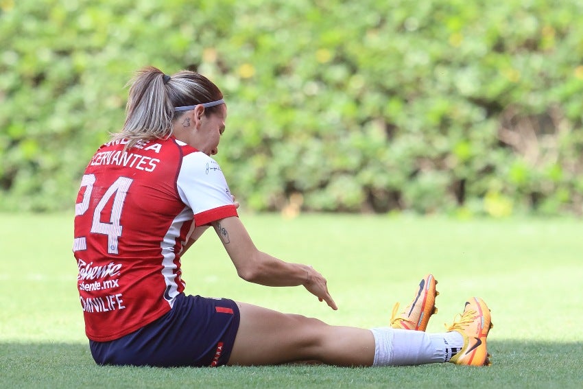 Licha Cervantes en un partido de Chivas Femenil