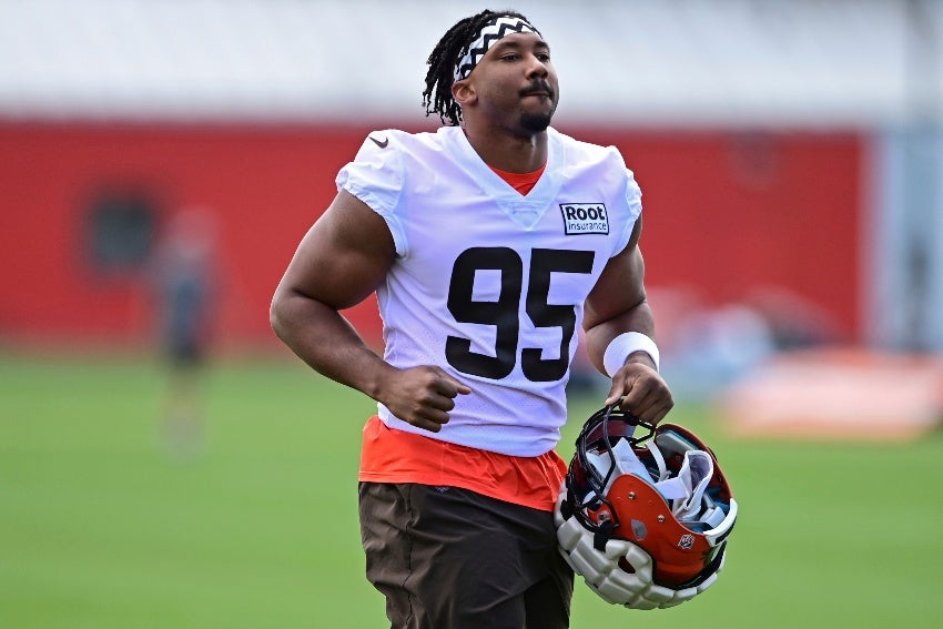 Myles Garrett con los Browns de la NFL