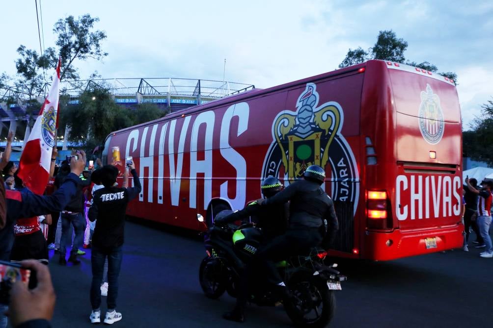 La poca afición de Chivas presente en el Estadio Azteca a la llegada de su equipo