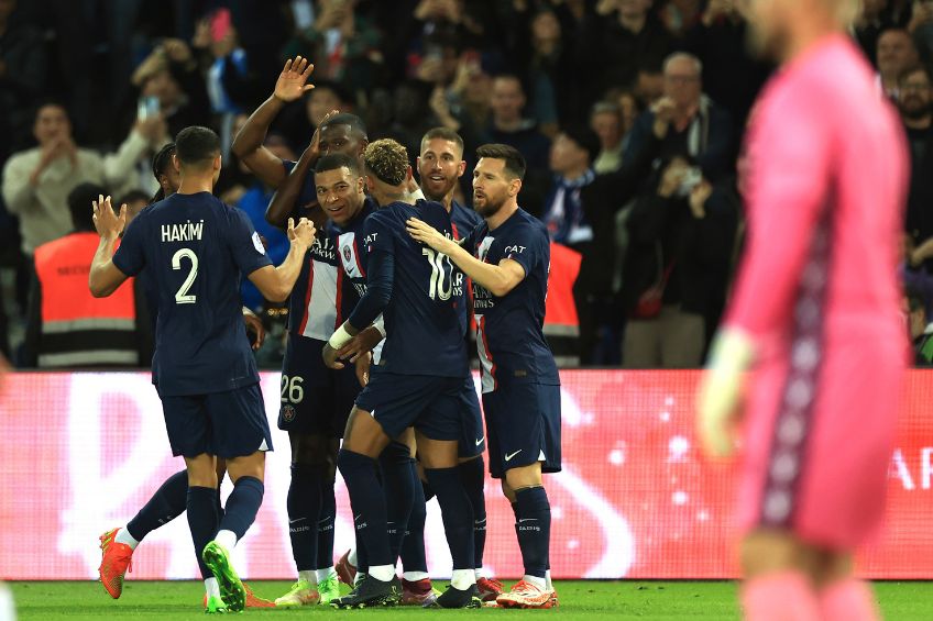 Jugadores del PSG festejando un gol