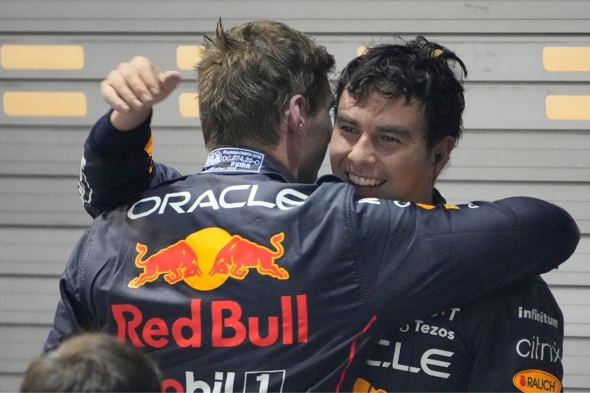 Checo Pérez y Max Verstappen tras un Gran Premio