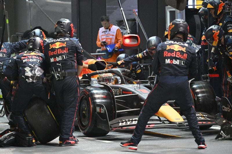 Checo Pérez en pits