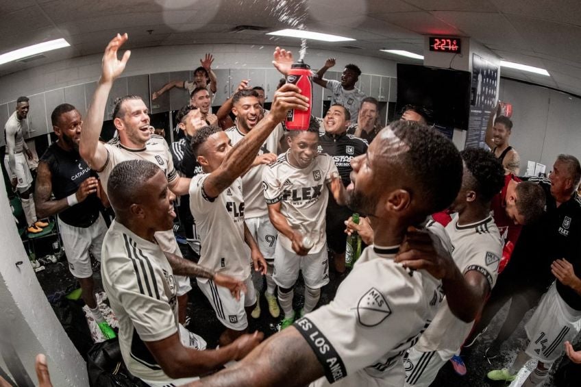 Jugadores del LAFC festejando el triunfo