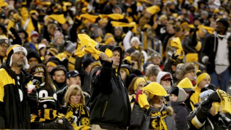 Aficionados de los Steelers durante un juego