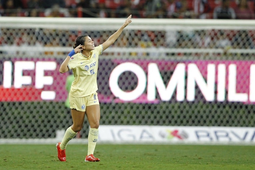 Kiana Palacios en celebración de gol 