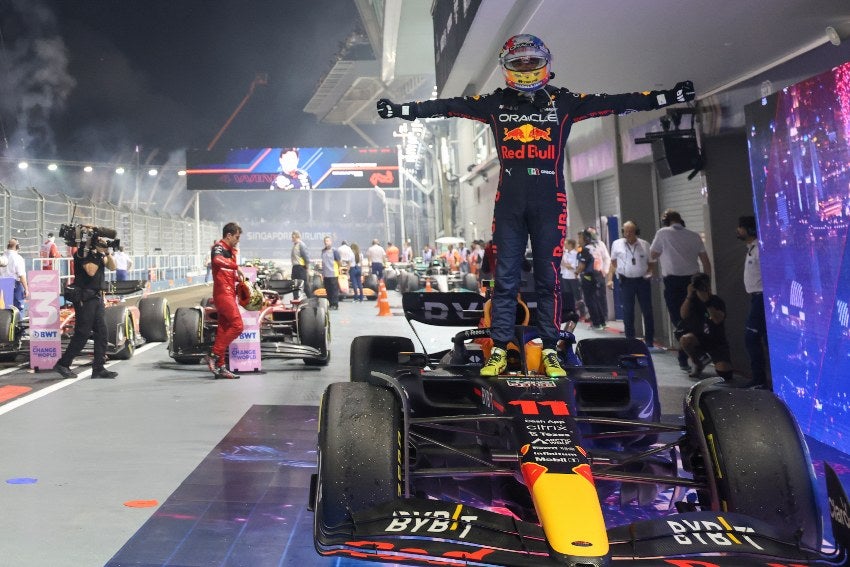 Checo Pérez tras ganar el GP de Singapur