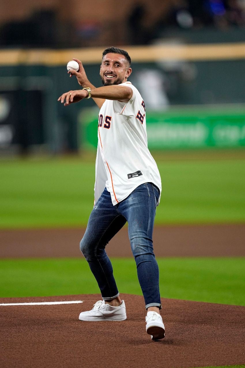 HH lanzó la primera bola de los Houston Astros