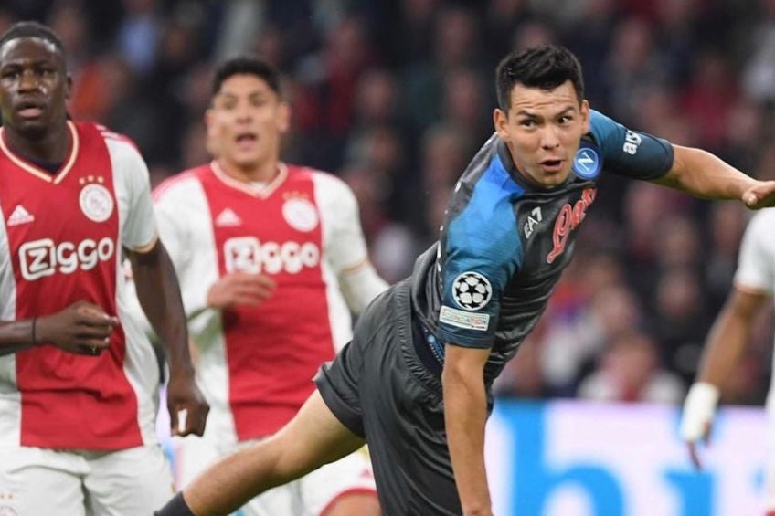 Chucky Lozano durante un partido del Napoli