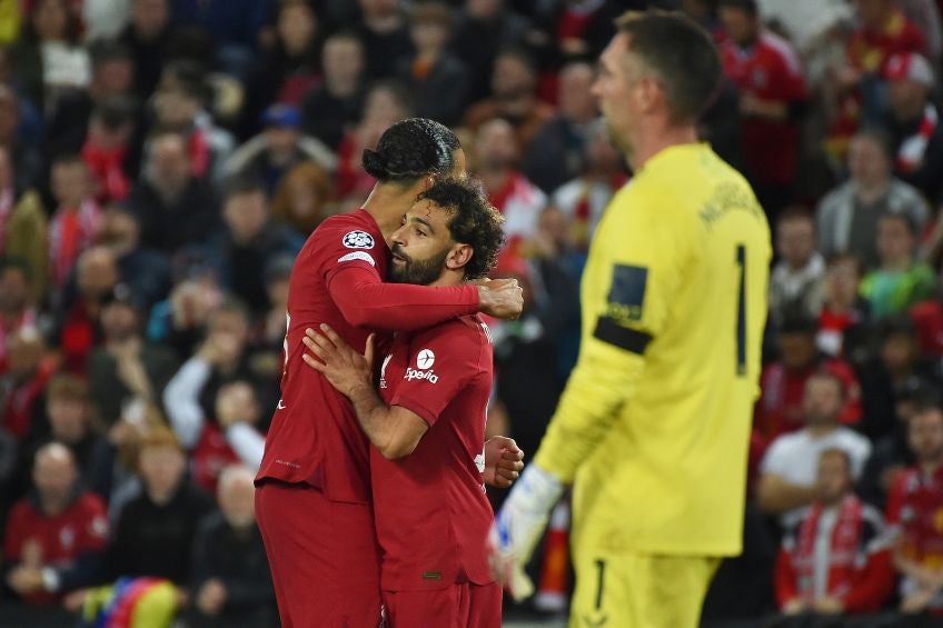 Jugadores del Liverpool festejando un gol