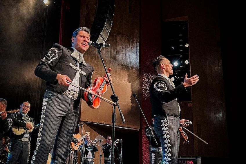 Mariachi durante un show