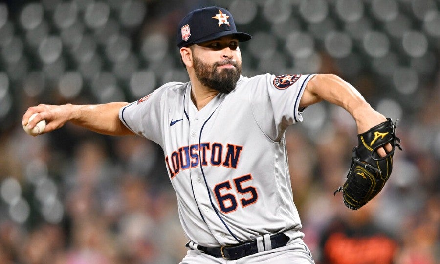 José Urquidy con los Astros