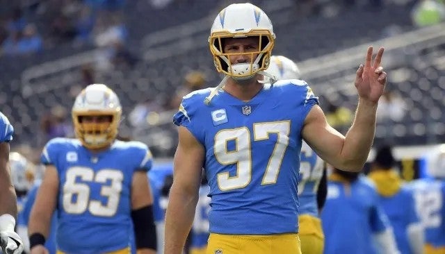 Joey Bosa esta en la lista de lesionados 