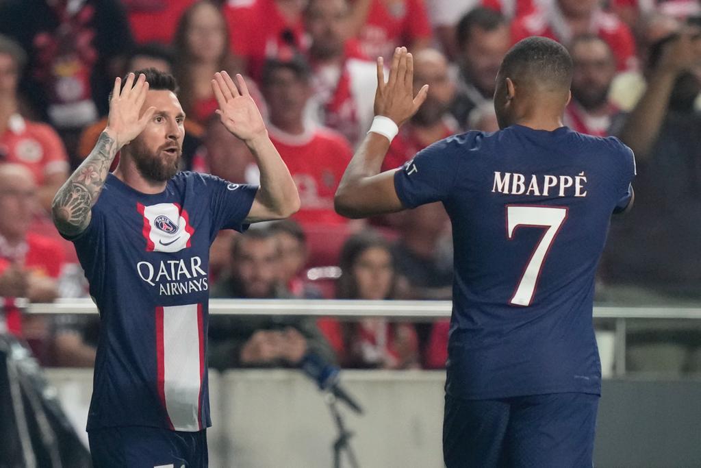 Messi y Mbappé tras la gran combinación del tridente  