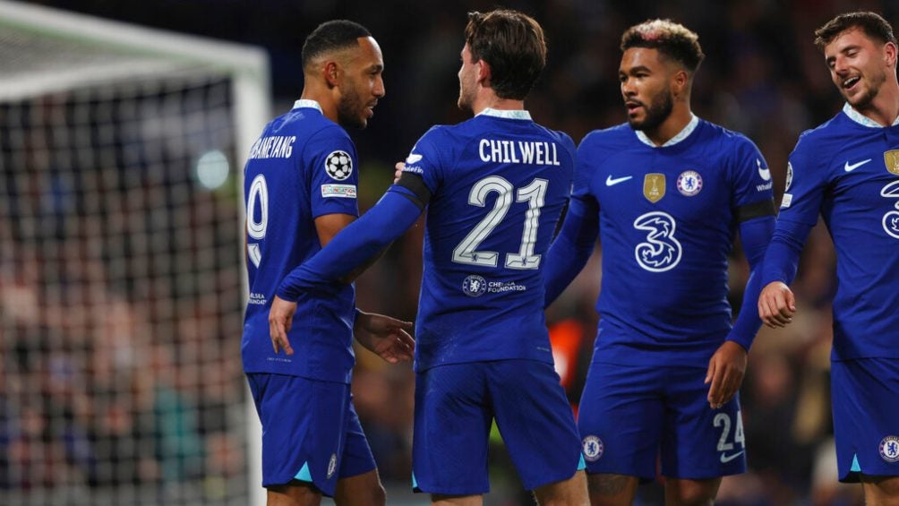 Jugadores del Chelsea celebran el gol de Auba