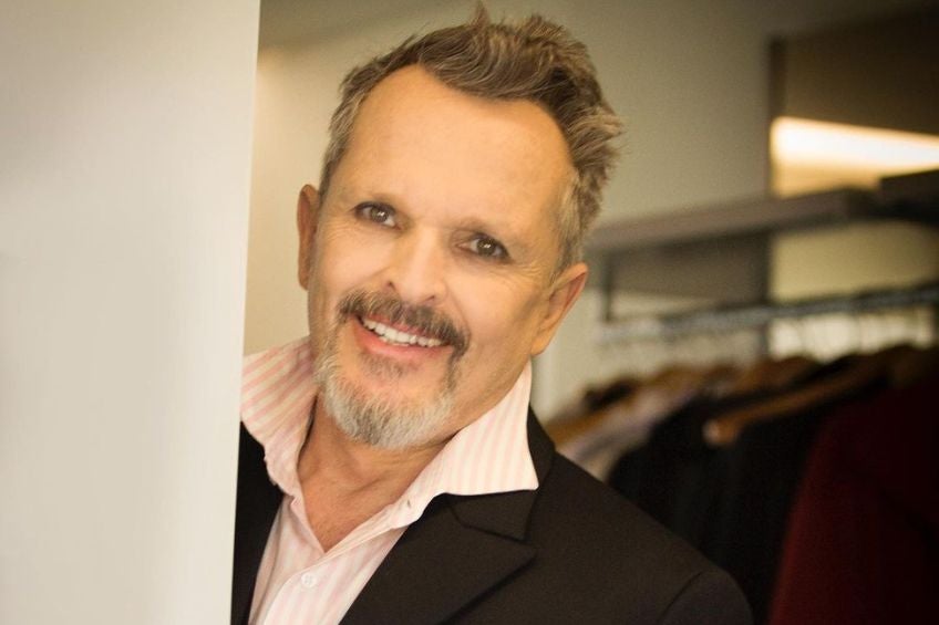 Miguel Bosé en sesión de fotos