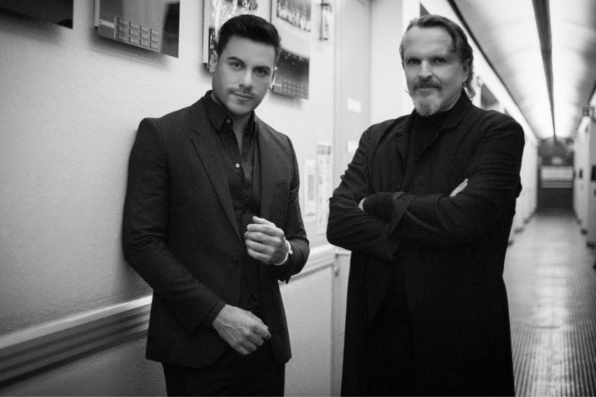 Miguel Bosé junto a Carlos Rivera