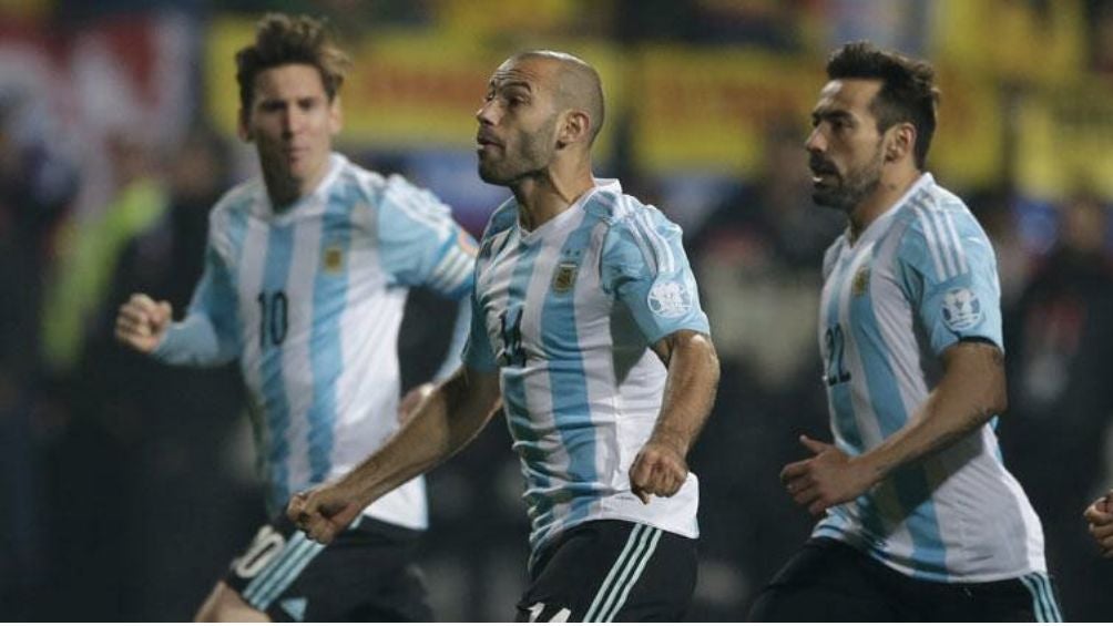 Mascherano celebra un gol con Argentina