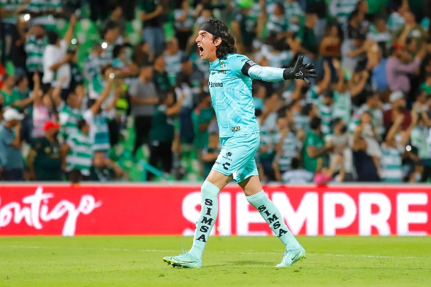 Carlos Acevedo en un partido de Santos 